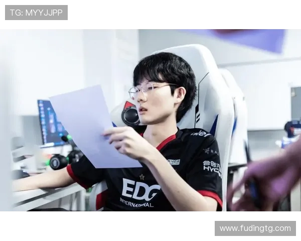 RulerADC带你走进顶级ADC的世界探索他在职业赛场上的巅峰表现与成长历程