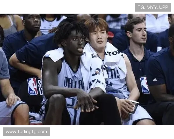 小牛与魔术夏季联赛激战正酣新星球员表现引关注